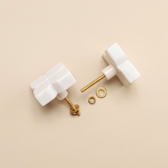 NEW Set of 2 Marble Amari White Clover Carved Drawer Pulls Knobs - Picture 2 of 10